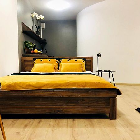 Апартаменты Downtown Studio Зелёна-Гура Экстерьер фото