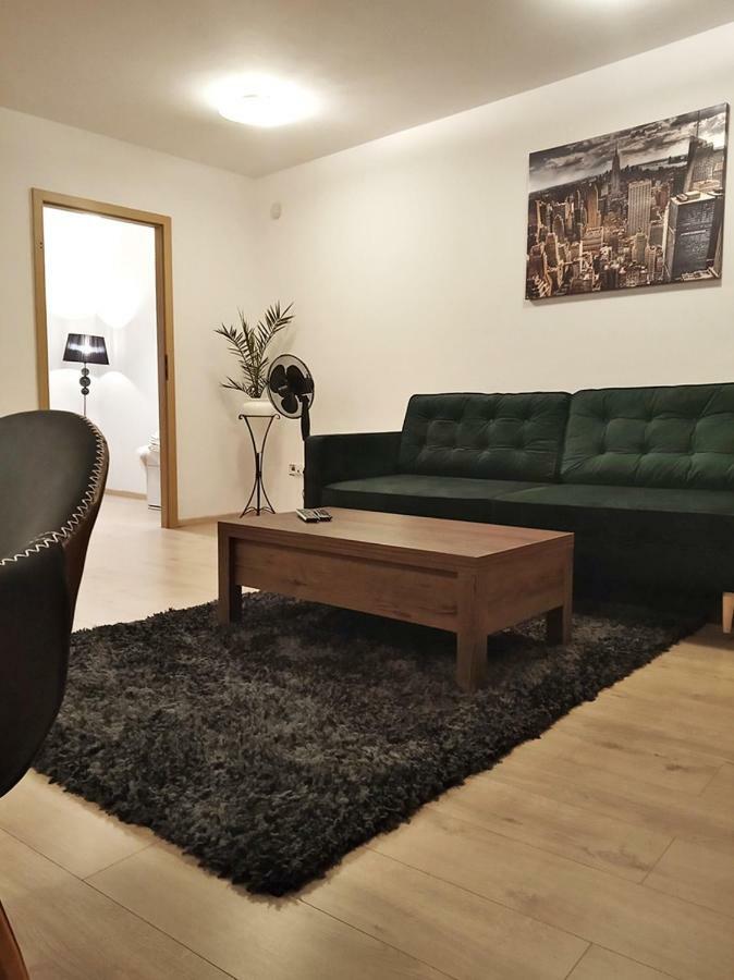 Апартаменты Downtown Studio Зелёна-Гура Экстерьер фото