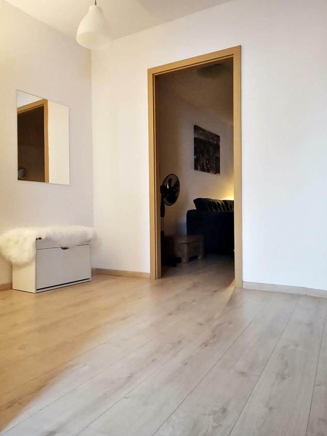 Апартаменты Downtown Studio Зелёна-Гура Экстерьер фото